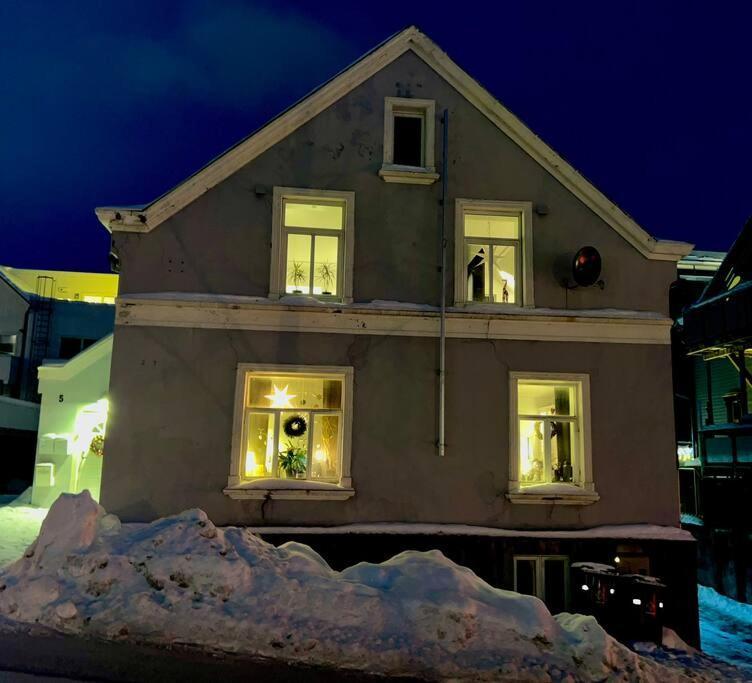 I Hjertet Av Nordens Paris. Tromsø